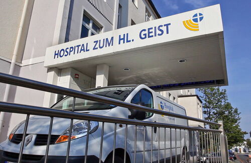 Bild Eingang Hospital zum Heiligen Geist mit Bulli